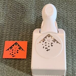 2” Large Martha Stewart Crafts basic Anemone Flower Craft Corner Punch